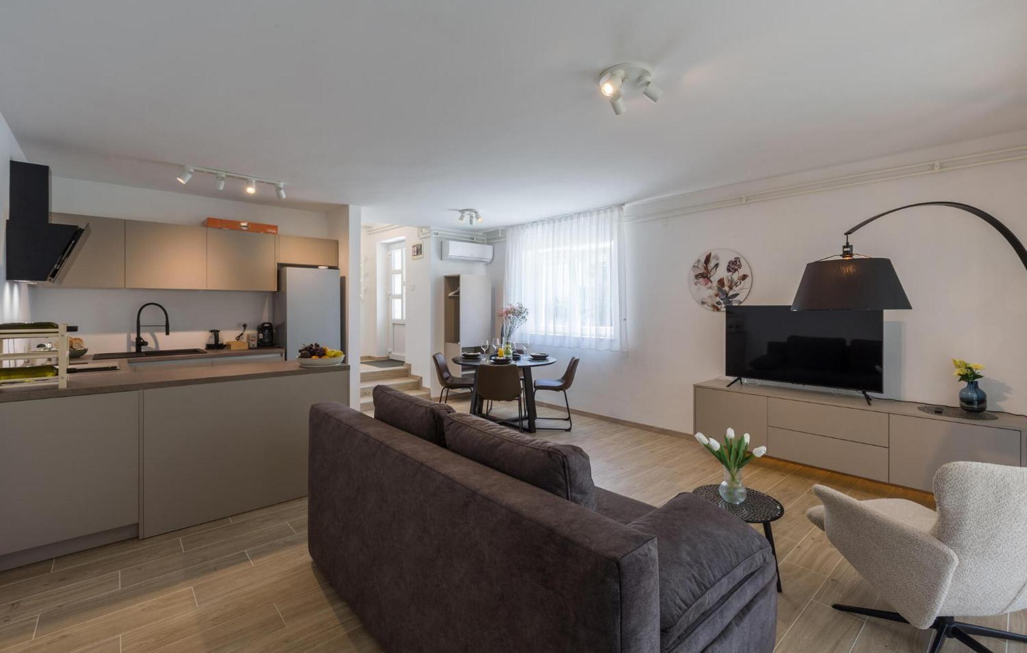 1 Bedroom Beautiful Apartment In Пореч Екстер'єр фото